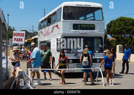 San Diego, USA - Neuheit 'Britischen Bus Co' ex London-Doppeldecker-Bus für die Reise zum Messegelände Zustand verwendet. Stockfoto