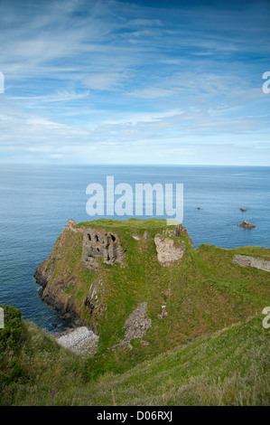 FINDLATER Burgruine mit Blick auf den Moray Firth und Nordsee, Sandend, Banff, Grampian Region Schottlands.  SCO 8451 Stockfoto