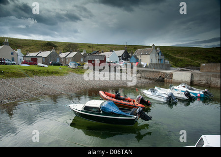 Die kleinen abgelegenen Dorf und den Hafen von Sandend, Aberdeenshire.   SCO 8455 Stockfoto