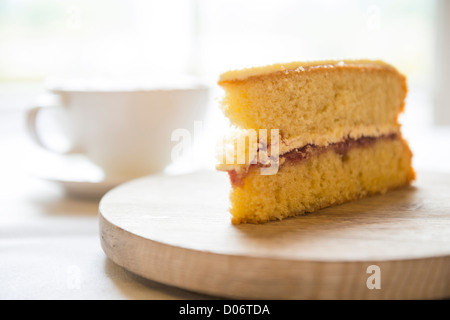 Victoria Schwamm und eine Tasse Kaffee. Stockfoto