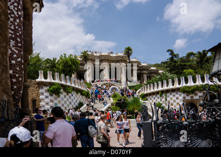 Eingang zum Park Güell, entworfen vom Architekten Antoni Gaudí in Barcelona Spanien. Stockfoto