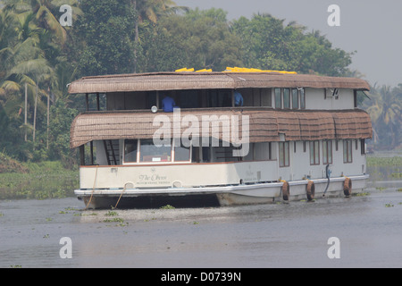 Ein schwimmendes Hotel auf den Backwaters von Kerala. Stockfoto