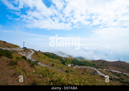 Berglandschaft und Dowtown in Hong Kong Stockfoto