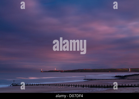 Gürtel-Ness und der Nordsee von Aberdeen Strand in der Abenddämmerung, Aberdeenshire Stockfoto