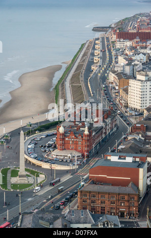 Blackpool, Lancashire - das Metropole Hotel, das einzige positioniert zwischen der Straße und dem Strand. Vom Turm aus gesehen. Stockfoto