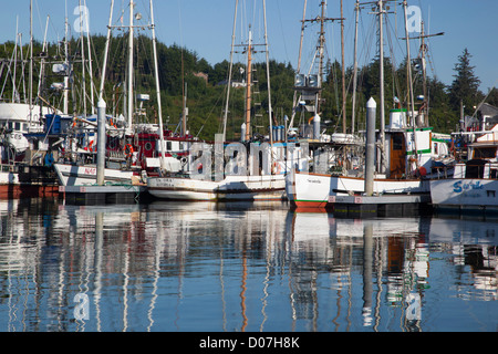 WA, Ilwaco, Angelboote/Fischerboote im Hafen von Ilwaco Stockfoto