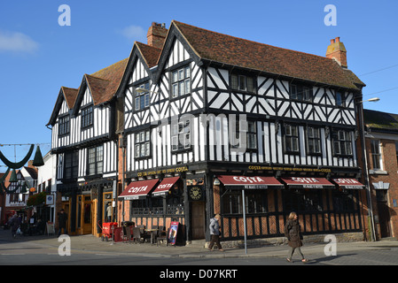 Altbau (Costa Coffee), Bridge Street, Stratford-upon-Avon, Warwickshire, England, Vereinigtes Königreich Stockfoto