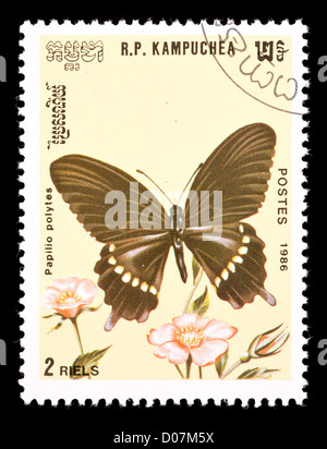 Briefmarke aus Kambodscha Darstellung einen Common Mormon Schwalbenschwanz Schmetterling (Papilio Polytes) Stockfoto