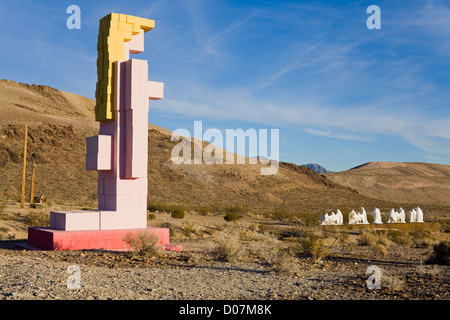 Skulptur in Geisterstadt Rhyolite, Beatty, Nevada, USA, Nordamerika Stockfoto