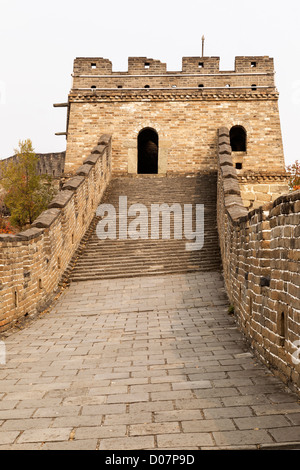 Große Promenade, aufbauend auf der großen Mauer bei Mutianyu China Stockfoto