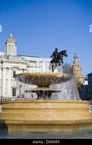 Wasser-Brunnen und Statue in London Stockfoto