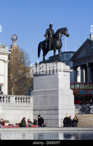 Wasser-Brunnen und Statue in London Stockfoto