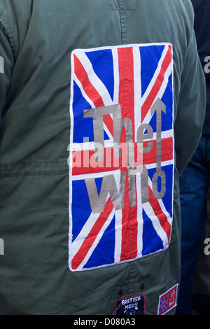 Parka-Jacke mit The Who und Union Jack auf es genäht Stockfoto