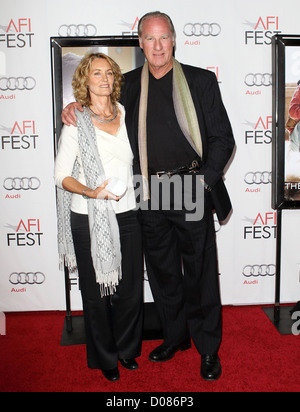 Craig und Doria Cook-Nelson AFI Fest 2010 - "The Company Men" screening statt in Grauman Chinese Theatre - Ankünfte Stockfoto