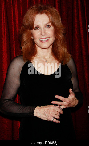 Stefanie Powers Eröffnungsabend des "An Evening with Stefanie Powers" Feinstein es Nachtclub im Loews Regency Hotel Stockfoto