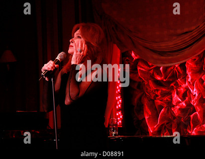 Stefanie Powers Eröffnungsabend des "An Evening with Stefanie Powers" Feinstein es Nachtclub im Loews Regency Hotel Stockfoto