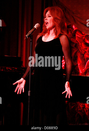 Stefanie Powers Eröffnungsabend des "An Evening with Stefanie Powers" Feinstein es Nachtclub im Loews Regency Hotel Stockfoto