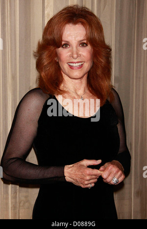 Stefanie Powers Eröffnungsabend des "An Evening with Stefanie Powers" Feinstein es Nachtclub im Loews Regency Hotel Stockfoto