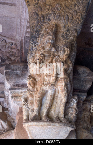 Paar-Halterung Abbildung in Höhle 3, Badami, Karnataka, Indien Stockfoto