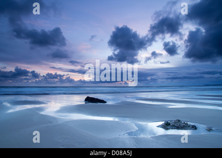 Sonnenuntergang über Treganhawke Strand Whitsand Bay Cornwall UK Stockfoto