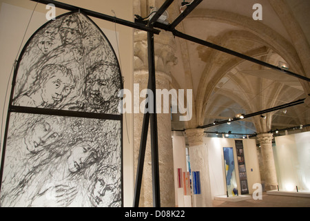 DAS INTERNATIONALE ZENTRUM FÜR GLASMALEREI KÖNNEN BESUCHER ENTDECKEN SIE KUNST TECHNIKEN GLASMALEREI MACHEN. SONDERAUSSTELLUNG: Stockfoto