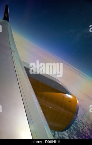 Blick von Icelandair Passagierjet Flugzeug Fenster über Nordatlantik Stockfoto