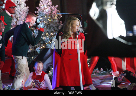 Mariah Carey führt Lieder aus ihrem Weihnachtsalbum "Merry Christmas II You" am Rockefeller Center "Weihnachtsbaum-Show" Stockfoto