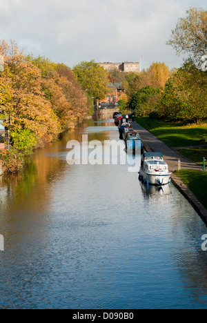 Ein Blick auf Nottingham Kanal mit Nottingham Castle Museum im Hintergrund. Stockfoto