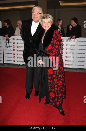 Gloria Hunniford Vielzahl Club Showbiz Awards 2010 in der Grosvenor House Hotel in London, England - 14.11.10 Stockfoto