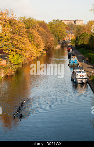 Ein Blick auf Nottingham Kanal mit Nottingham Castle Museum im Hintergrund. Stockfoto