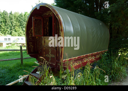 Zigeunerwagen, Blackberry Holz, East Sussex, England. Stockfoto