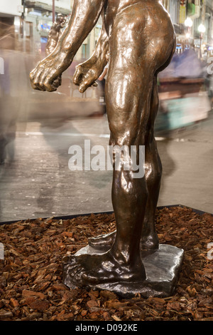 Original Auguste Rodin-Skulptur auf dem Display in der Straße in Las Palmas, Gran Canaria im Dezember 2010 Stockfoto