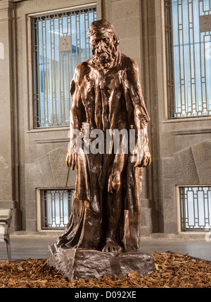 Original Auguste Rodin-Skulptur auf dem Display in der Straße in Las Palmas, Gran Canaria im Dezember 2010 Stockfoto