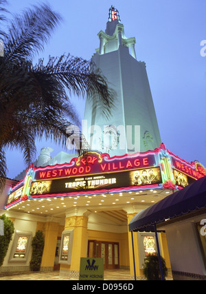 Der Fox Theatre, Westwood Village, Los Angeles, Californis, in der Dämmerung. Stockfoto