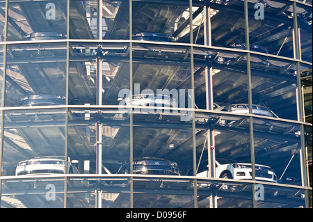 Gläsernen Manufaktur von Gunter Henn, 2002, Volkswagen Phaeton "Glashütte", Lennéstraße 1, Dresden, Sachsen, Sachsen, Deutschland Stockfoto