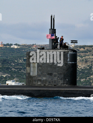 Die Los-Angeles-Klasse schnellen Angriff u-Boot USS Alexandria (SSN-757) fährt folgende geplante Hafen besuchen. Alexandria ist in Groton, Connecticut Gridley und Durchführung von maritimen Sicherheits-Operationen und Sicherheitsbemühungen Zusammenarbeit Theater derzeit im Einsatz Stockfoto