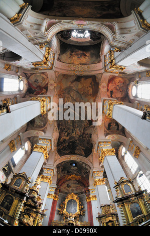 Prag, Tschechische Republik. Kostel Sv Jilji / St Giles Kirche (14thC; Innenraum umgebaut 1733) Stockfoto