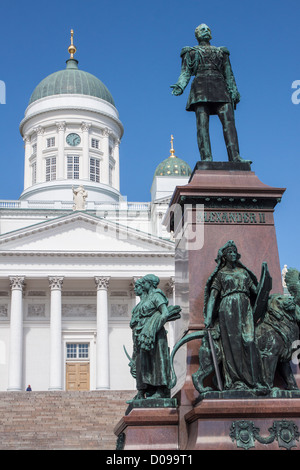 SENATSPLATZ STATUE KAISER ALEXANDER II RUSSLAND (1818-1881) GROßHERZOG FINNLAND TUOMIOKIRKKO KATHEDRALE IN MID-19TH Stockfoto