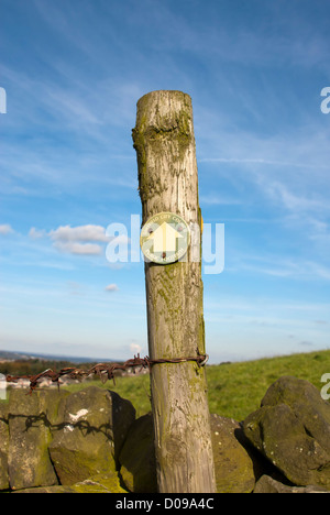 Ein Fußweg Wegpunkt, The Mayfield Valley, Sheffield, South Yorkshire, England. Stockfoto