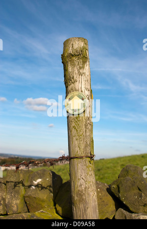 Ein Fußweg Wegpunkt, The Mayfield Valley, Sheffield, South Yorkshire, England. Stockfoto