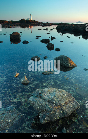 Turnberry Leuchtturm und Turnberry Punkt in der Abenddämmerung, Ayrshire Stockfoto