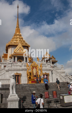 FASSADE DER TEMPEL WAT TRAIMIT ODER TEMPEL DES GOLDENEN BUDDHA CHINATOWN BANGKOK THAILAND ASIEN Stockfoto