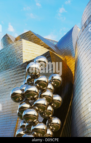 Skulptur "großer Baum und das Auge" im Guggenheimmuseum Bilbao, Biskaya, Baskenland, Spanien Stockfoto