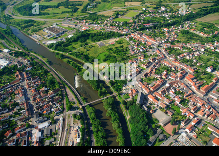 Sarre-Fluss, die Grenze mit Frankreich und Deutschland, KLeinblittersdorf (Deutschland, rechts) und Deutsch (Frankreich, links) Stockfoto