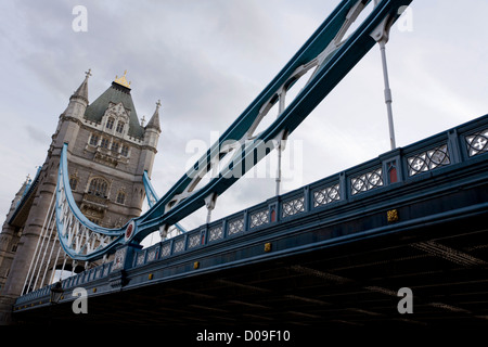 Strukturdetails der Tower Bridge, London Stockfoto