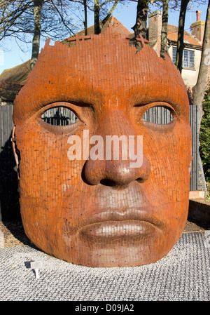 Bulk-Kopf von Rick Kirby Skulptur außerhalb der neuen Marlowe Theater Canterbury England Stockfoto