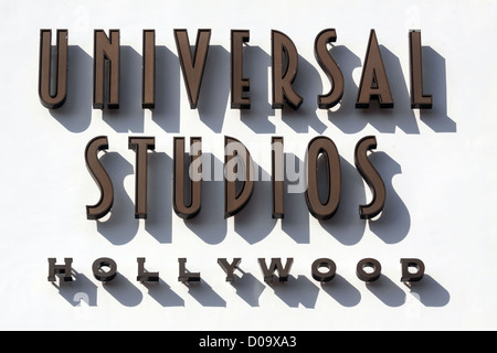 LOGO FÜR FILM-PRODUKTIONSFIRMA UNIVERSAL STUDIOS AM EINGANGSTOR ZU UNIVERSAL STUDIOS LOS ANGELES KALIFORNIEN VEREINIGTE STAATEN Stockfoto