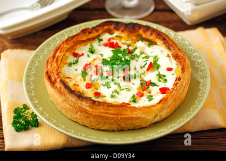 Quiche mit Seeteufel und Jakobsmuscheln. Rezept zur Verfügung, Stockfoto