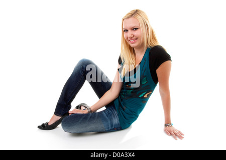 schöne junge Frau posiert auf weißem Hintergrund Stockfoto
