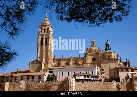 Altstadt und Kathedrale von Segovia Castilla Leon Spanien Centro Histórico y Catedral de Segovia Castilla Leon España Stockfoto